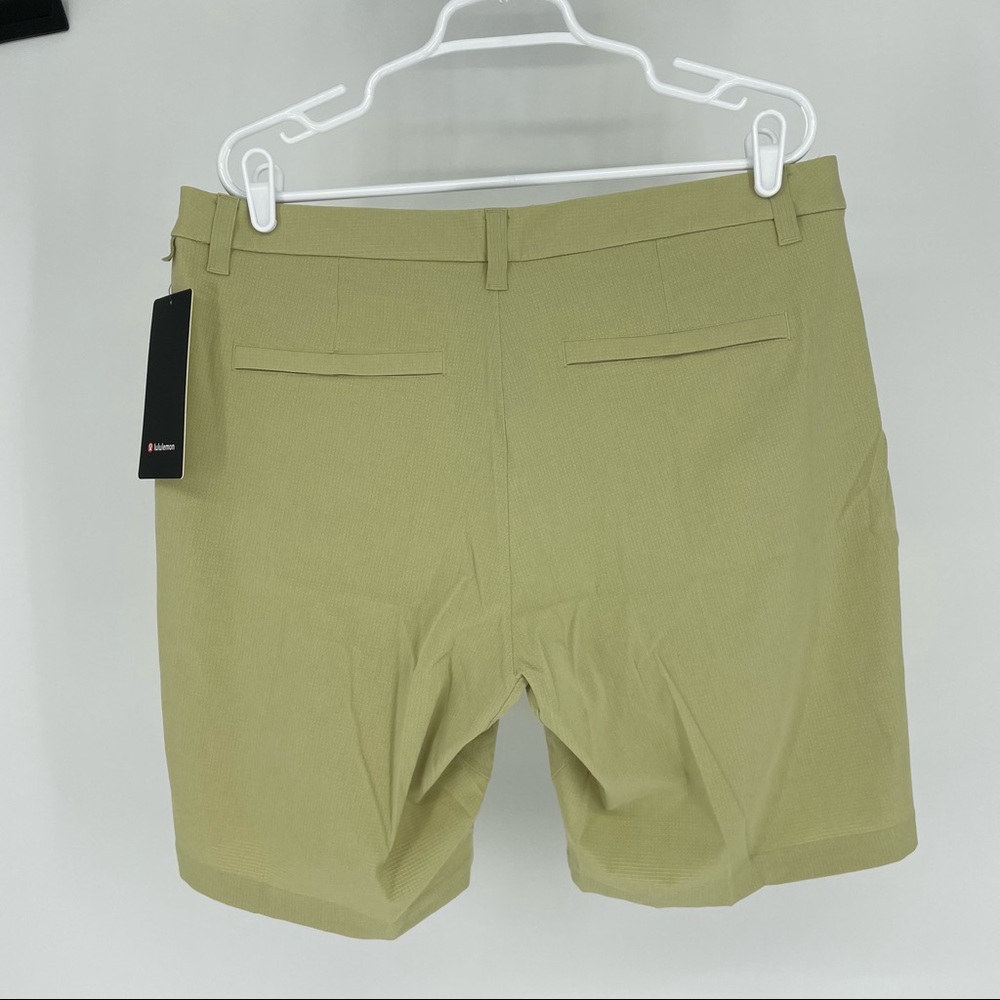 LULULEMON NWT MEN’S COMMISSION SHORT CLASSIC 9” - Picture 7 of 9